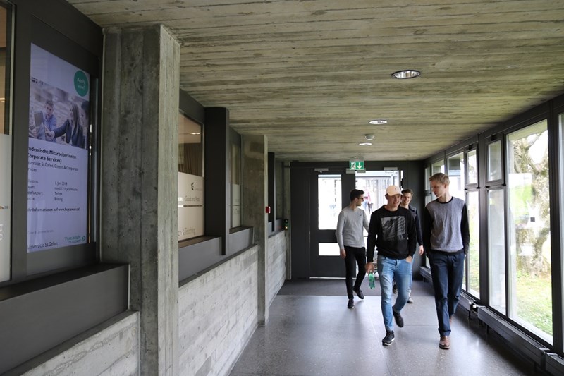 The Screen of the Career Center is located in passage between the main building and the library building.  During the semester, around 2,500 students are passing by.